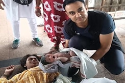 Army Doctor Helps Deliver Baby At Railway Platform With Hair Clip, Pocket Knife Army Doctor Helps Deliver Baby At Railway Platform With Hair Clip, Pocket Knife