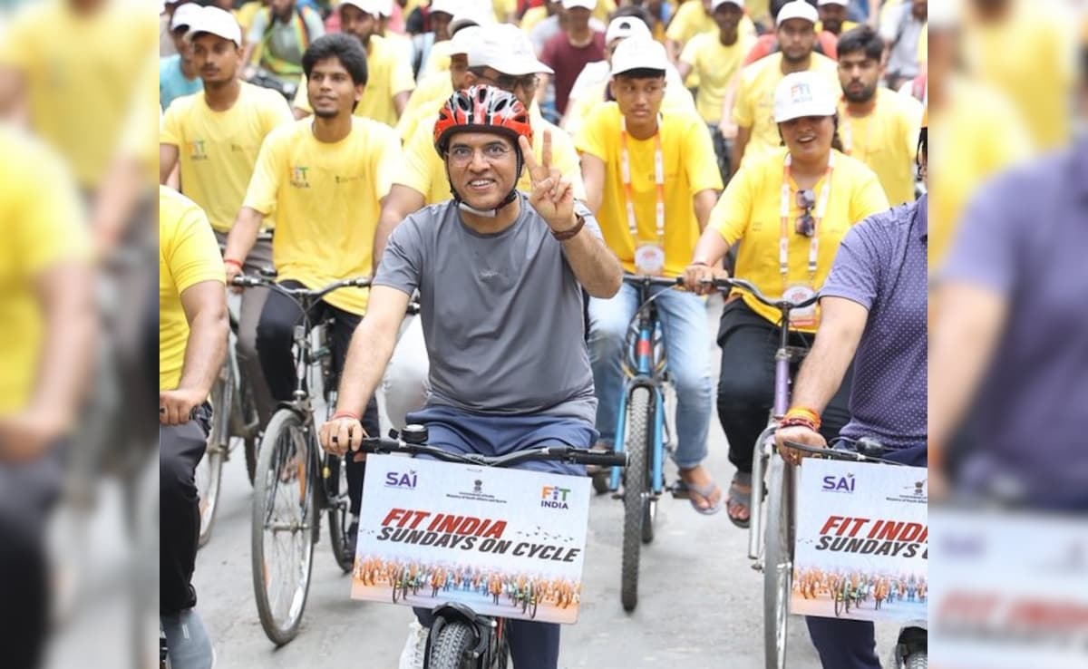 Union Minister Mansukh Mandaviya Encourages Youth To Take Up Cycling For Fit And Drug-Free India During Sundays On Cycle