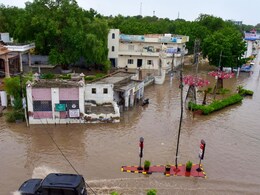 Rajasthan Rain: भारी बारिश से राजस्थान बेहाल, कई जिलों में बने बाढ़ जैसे हालात; 19 जिलों में येलो अलर्ट जारी Rajasthan Rain: भारी बारिश से राजस्थान बेहाल, कई जिलों में बने बाढ़ जैसे हालात; 19 जिलों में येलो अलर्ट जारी