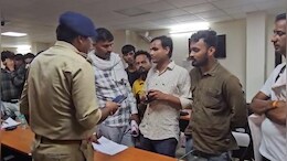 SP ऑफिस पहुंचे दृष्टिबाधित लोग, सड़कों और चौराहों पर बढ़ा ट्रैफिक; रोड पार करने होती दिक्कत के लिए दिया सुझाव