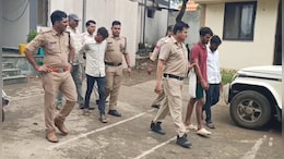 शादीशुदा महिला से प्रेम करना युवक को पड़ा भारी, गला घोंटने के बाद कुल्हाड़ी से काटा; महिला सहित चार आरोपी गिरफ्तार