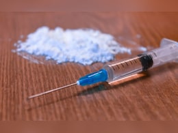 Nagpur Crime : व्हिटॅमिन सप्लिमेंटच्या नावाखाली ड्रग्सची तस्करी; नागपुरातील भाजप नेत्याच्या लेकाचा प्रताप उघड Nagpur Crime : व्हिटॅमिन सप्लिमेंटच्या नावाखाली ड्रग्सची तस्करी; नागपुरातील भाजप नेत्याच्या लेकाचा प्रताप उघड