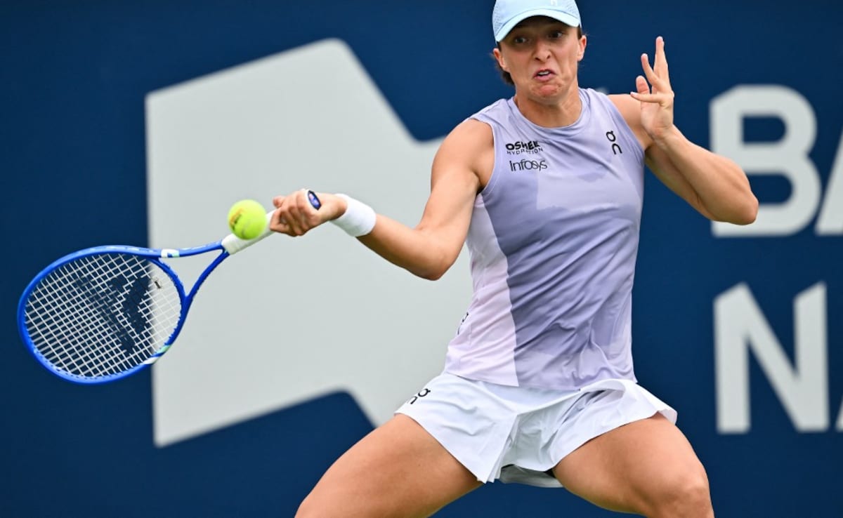 Iga Swiatek Cruises, Naomi Osaka Battles Through In Montreal