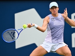 Iga Swiatek Cruises, Naomi Osaka Battles Through In Montreal