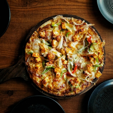 7 Desi-Style Pizzas To Satisfy Your Rainy Day Cravings