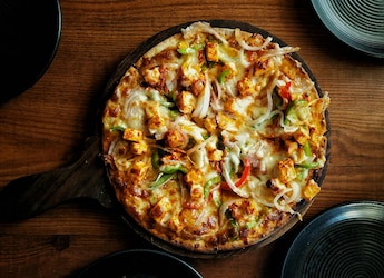 7 Desi-Style Pizzas To Satisfy Your Rainy Day Cravings 7 Desi-Style Pizzas To Satisfy Your Rainy Day Cravings