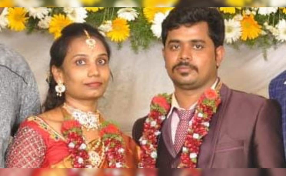 हरीश कुमार और पद्मजा दोनों ने इंजीनियरिंग की पढ़ाई की थी. हरीश कुमार और पद्मजा दोनों ने इंजीनियरिंग की पढ़ाई की थी.