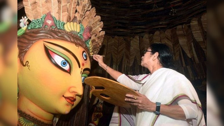 ममता बनर्जी का बड़ा ऐलान, दुर्गा पूजा समितियों का अनुदान बढ़ाया, अब इतनी मिलेगी राशि