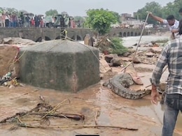 राजस्थान के बूंदी में टूटा बारिश का रिकॉर्ड, पुल टूटने से 20 गांव का डाबी से संपर्क कटा राजस्थान के बूंदी में टूटा बारिश का रिकॉर्ड, पुल टूटने से 20 गांव का डाबी से संपर्क कटा