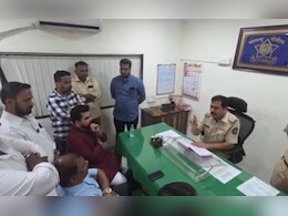 Marathi Hindi Row: 'मराठीत बोलू नको', कॉलेजबाहेर तरुणाला हॉकी स्टीकने बेदम मारहाण, मनसे आक्रमक Marathi Hindi Row: 'मराठीत बोलू नको', कॉलेजबाहेर तरुणाला हॉकी स्टीकने बेदम मारहाण, मनसे आक्रमक