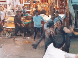 Khatushyamji: खाटूश्यामजी में दुकानदारों ने MP श्रद्धालु परिवार पर चलाई लाठी, केस दर्ज होने के बाद 4 लोग हुए गिरफ्तार Khatushyamji: खाटूश्यामजी में दुकानदारों ने MP श्रद्धालु परिवार पर चलाई लाठी, केस दर्ज होने के बाद 4 लोग हुए गिरफ्तार