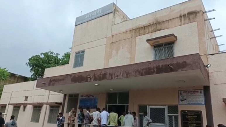अजमेर: एक के चक्कर में गहरे पानी में समाई तीन बच्चियां, 3 लड़कियों की मौत से गांव में पसरा मातम अजमेर: एक के चक्कर में गहरे पानी में समाई तीन बच्चियां, 3 लड़कियों की मौत से गांव में पसरा मातम