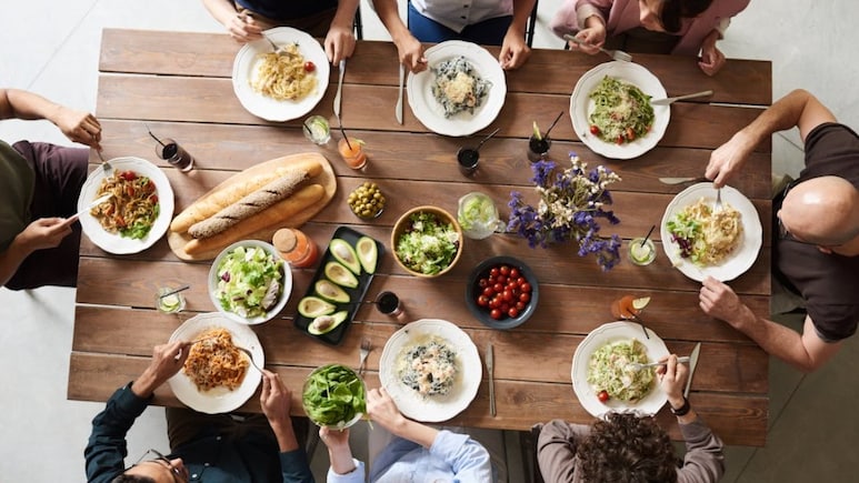 Portion Control To Swapping Sides, 8 Ways To Cut Down Your Restaurant Calories As Per A Nutritionist