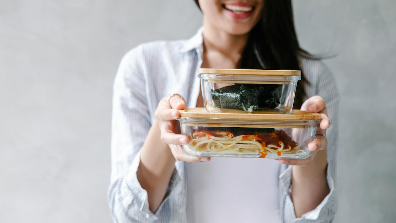 Glass lunch boxes do not release odour into your food