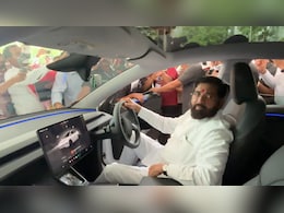 हाईटेक टेस्ला के मुरीद हुए महाराष्ट्र के डिप्टी सीएम शिंदे , विधान भवन के बाहर ली टेस्ट ड्राइव, देखें वीडियो हाईटेक टेस्ला के मुरीद हुए महाराष्ट्र के डिप्टी सीएम शिंदे , विधान भवन के बाहर ली टेस्ट ड्राइव, देखें वीडियो