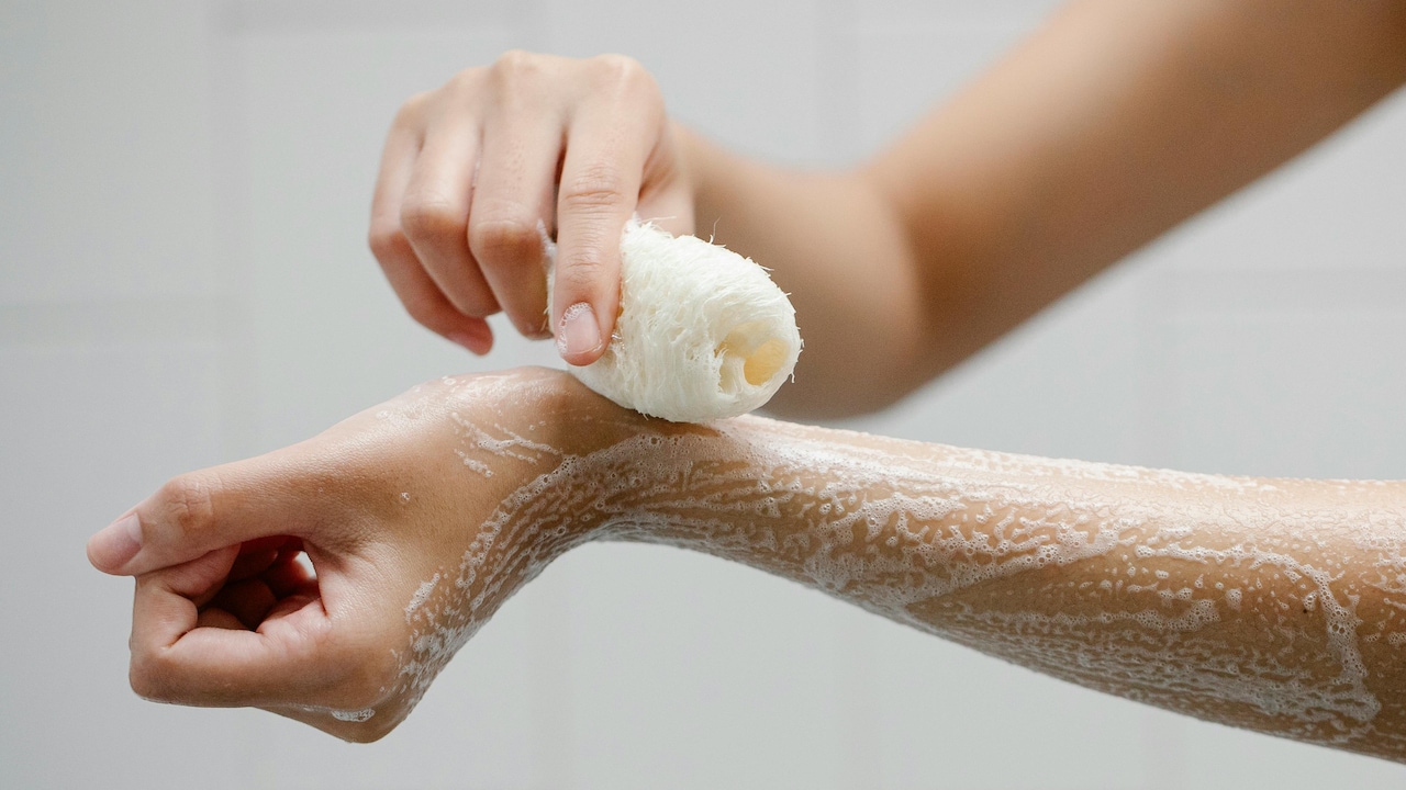 The Smell Of Body Wash In The Morning Can Make You Feel Fresh Even Before Breakfast