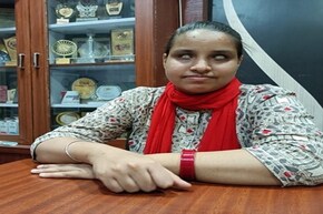 Success Story: बोल, सुन और देख नहीं सकने वाली महिला को मिली सरकारी नौकरी ! इंदौर की गुरदीप ने रचा इतिहास