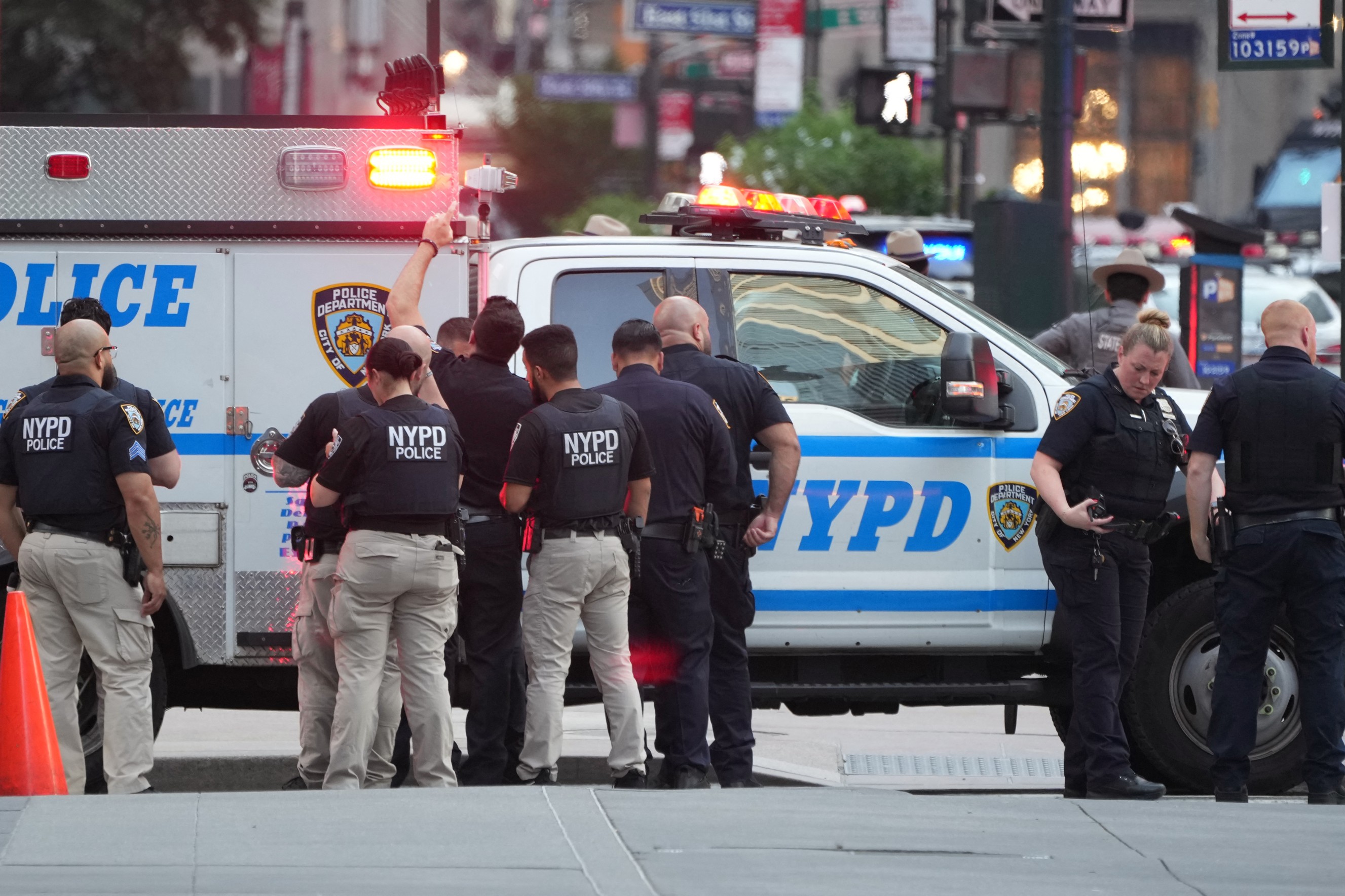 2 People Shot At Manhattan Office Building In New York City, Suspect Dead