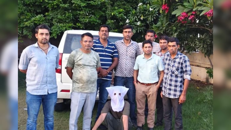 कोटपूतली-बहरोड: जमीन में सुरंग खोदकर तेल चोरी की साजिश नाकाम, दिल्ली से मास्टरमाइंड गिरफ्तार कोटपूतली-बहरोड: जमीन में सुरंग खोदकर तेल चोरी की साजिश नाकाम, दिल्ली से मास्टरमाइंड गिरफ्तार