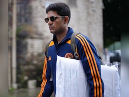 IND vs ENG, 4th Test: इंग्लैंड से दो-दो हाथ करने इंग्लैंड पहुंची टीम इंडिया, तस्वीरें आईं सामने IND vs ENG, 4th Test: इंग्लैंड से दो-दो हाथ करने इंग्लैंड पहुंची टीम इंडिया, तस्वीरें आईं सामने