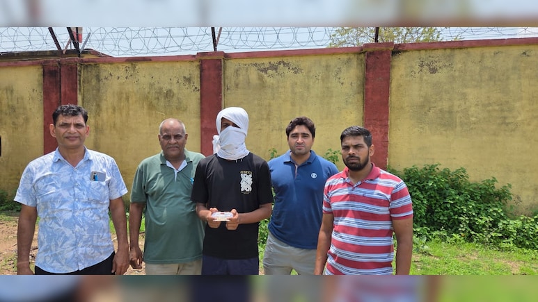 शाहदरा पुलिस ने दिनदहाड़े ज्वेलरी शॉप से हुई लूट का खुलासा किया