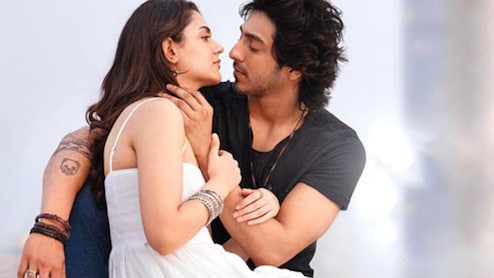 'कमजोर दिल के टूटे आशिक, अकेले ना जाएं सैयारा मूवी देखने'- सैयारा देख फूट-फूटकर रोया शख्स, वीडियो वायरल
