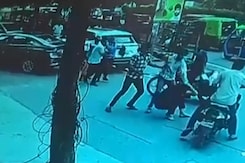 3 Men Kick, Punch Man In New Noida Road Rage Incident 3 Men Kick, Punch Man In New Noida Road Rage Incident