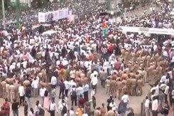 Mumbai Faces Crisis: MNS Violence, Leader's Son's Escape, And Police Under Fire Mumbai Faces Crisis: MNS Violence, Leader's Son's Escape, And Police Under Fire