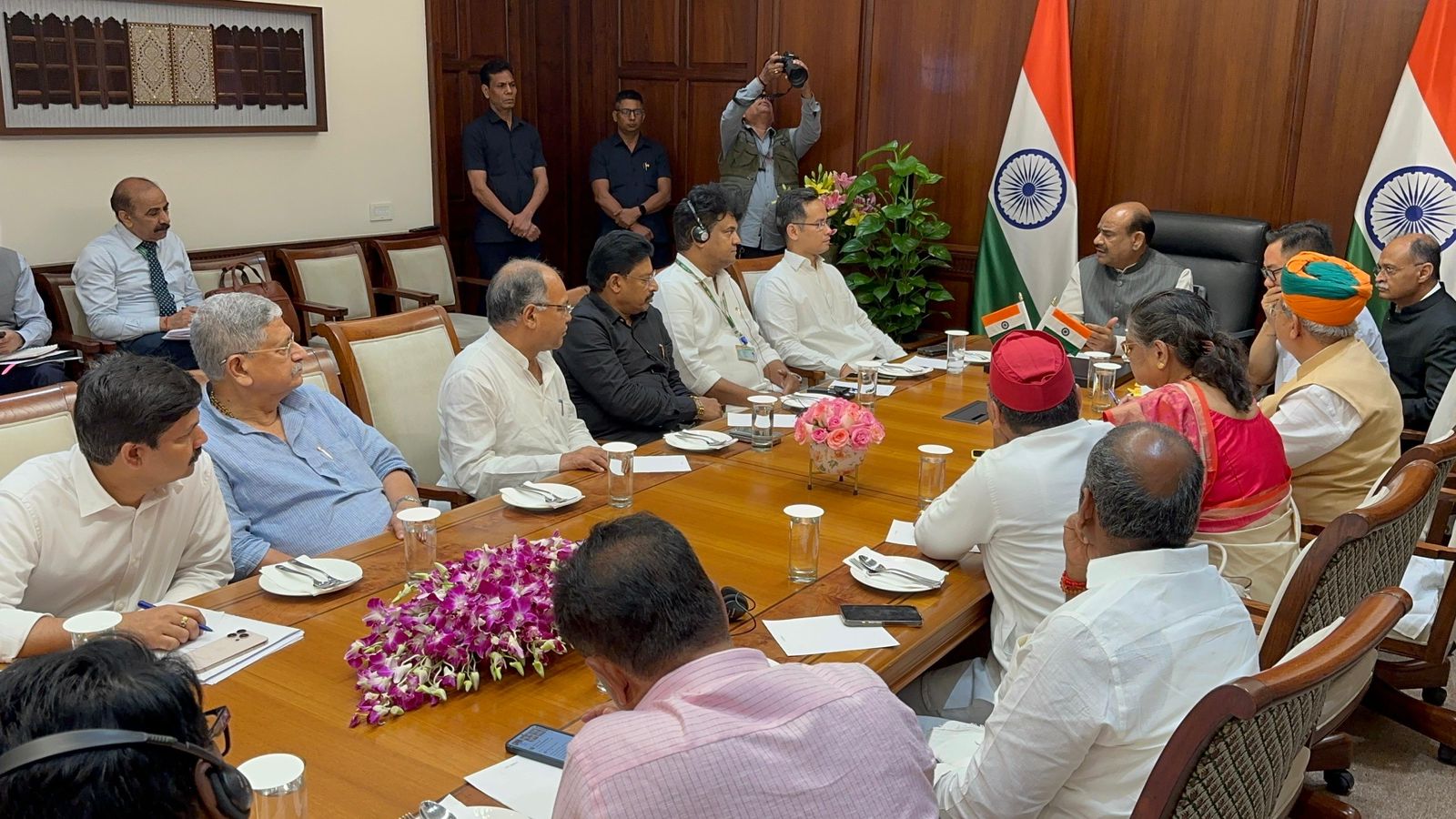 क्‍या लोकसभा में विपक्ष सोमवार से नहीं करेगा हंगामा... सर्वदलीय बैठक में बनी सहमति!
