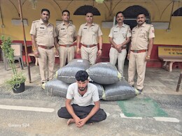 सब्जी की आड़ में हो रही थी तस्करी, 100 किलो मादक पदार्थ के साथ आरोपी गिरफ्तार सब्जी की आड़ में हो रही थी तस्करी, 100 किलो मादक पदार्थ के साथ आरोपी गिरफ्तार