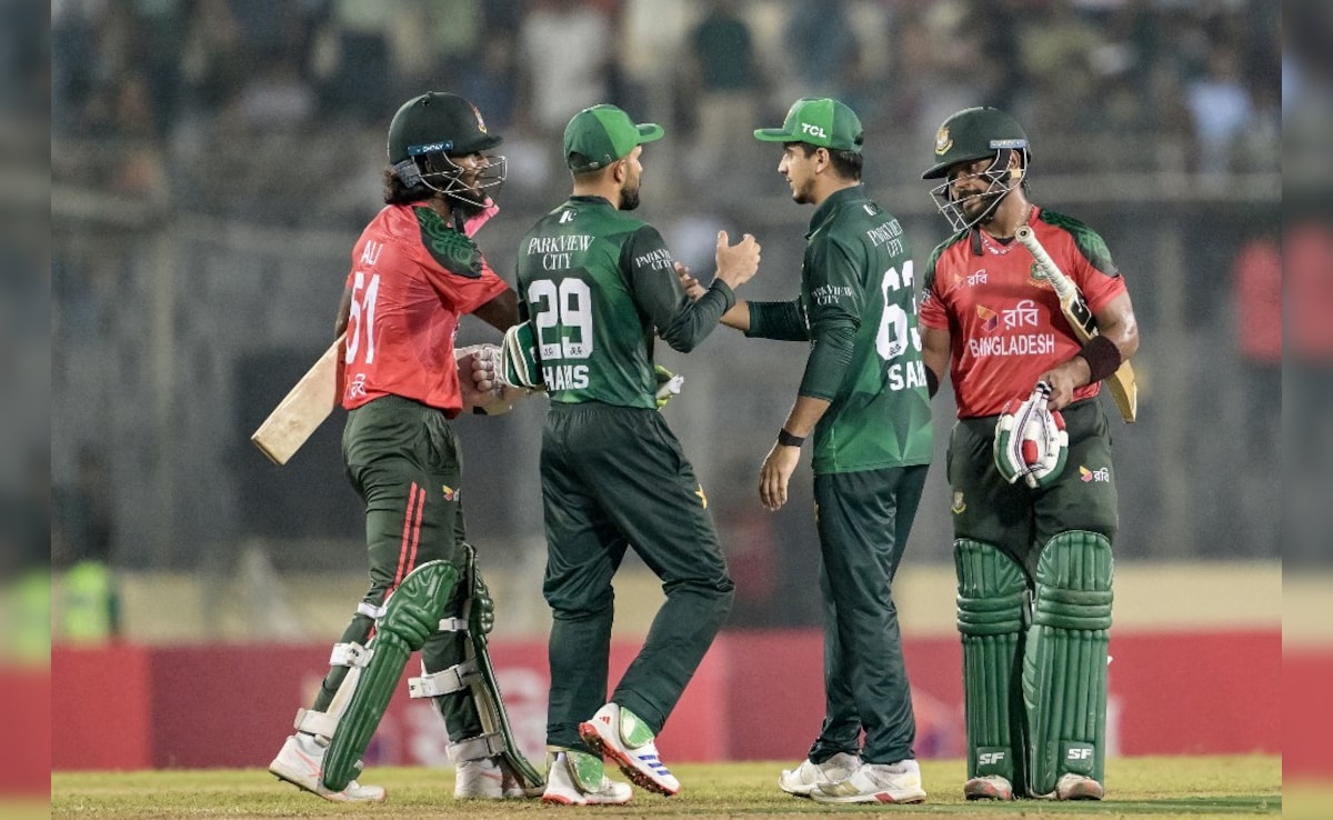 T20 WC 2026: पाक-यूएई हमारा मैच होस्ट करते हैं तो कोई दिक्कत नहीं, वेन्यू विवाद पर खेल सलाहकार आसिफ नजरुल का बड़ा बयान