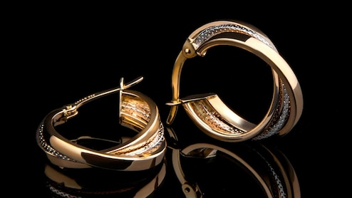 सिंपल लुक में भी ग्‍लैमर ला देंगे ये Hoop Earrings, ₹200 में Raksha Bandhan पर बेहतरीन हो जाएगा आपका लुक
