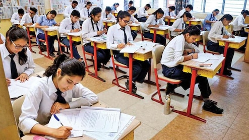 Open Book Exam: विद्यार्थ्यांना पुस्तक समोर ठेवून देता येणार परीक्षा;  CBSEचा मोठा निर्णय
