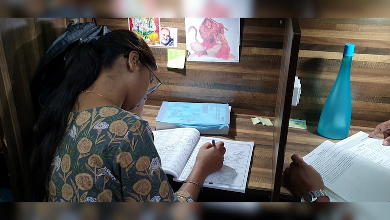 Chhattisgarh's Jobless Millions: Dreams Crushed, Promises Forgotten Chhattisgarh's Jobless Millions: Dreams Crushed, Promises Forgotten