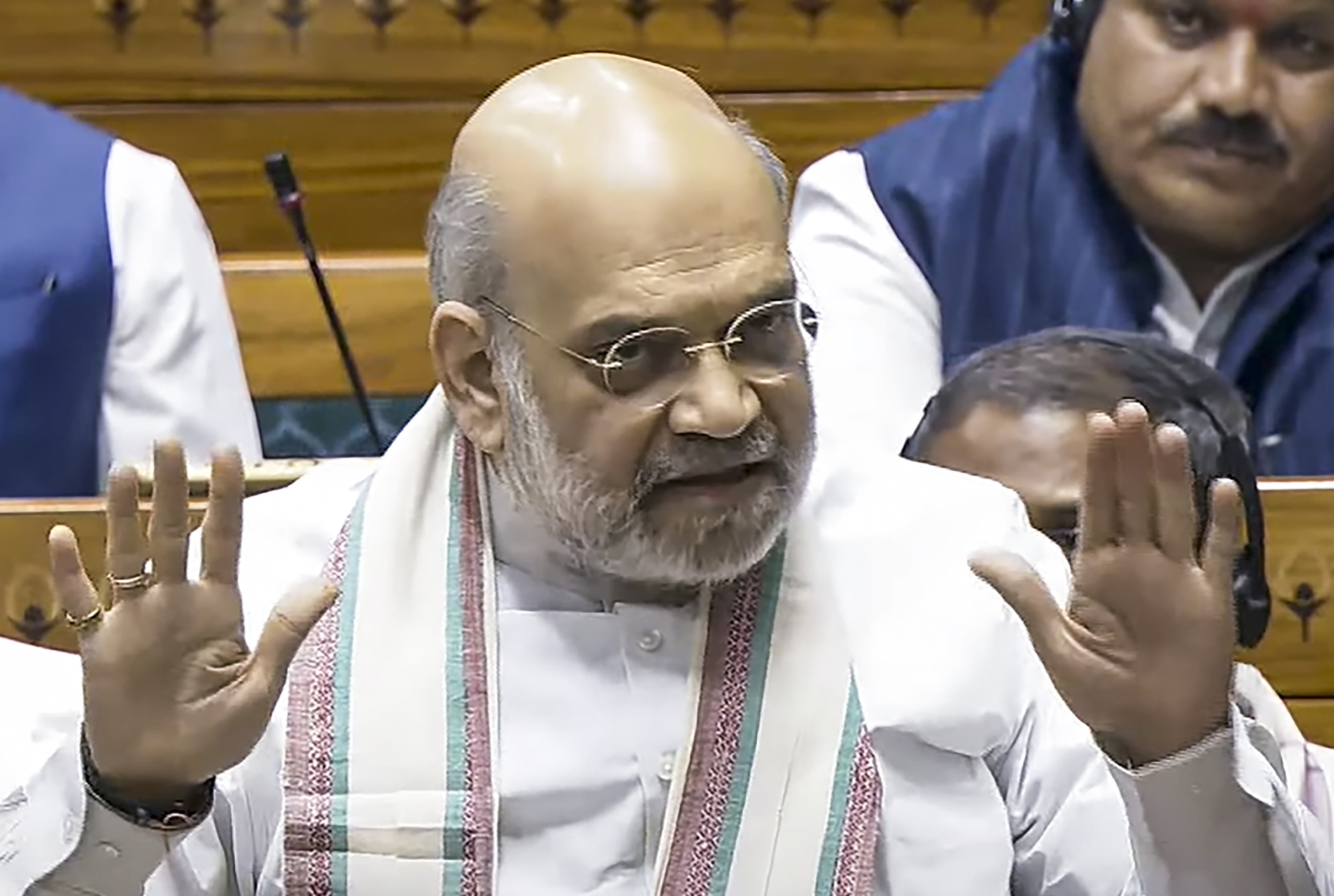 देर रात तक हुई बहस, सवा 1 बजे निकले अमित शाह, आज लोकसभा में फिर होगा संग्राम
