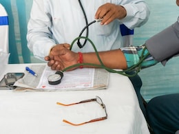 लो बीपी को ठीक कैसे करें? ये 4 चीजें कर सकती हैं आपकी मदद लो बीपी को ठीक कैसे करें? ये 4 चीजें कर सकती हैं आपकी मदद