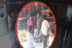 MNS Thugs Slapgate: Thane Food Stall Owner Thrashed For Not Speaking In Marathi, Sparks Row MNS Thugs Slapgate: Thane Food Stall Owner Thrashed For Not Speaking In Marathi, Sparks Row
