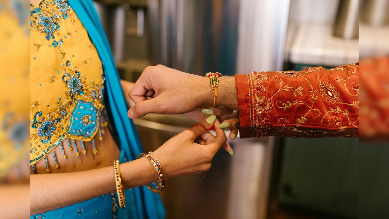 This Rakhi These Top 5 Ethnic Wear For Matching Coloured Is A Must Have From Myntra