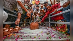 सावन में क्यों उमड़ती है शिव भक्तों की भारी भीड़, जानें महादेव की पूजा के 7 बड़े लाभ
