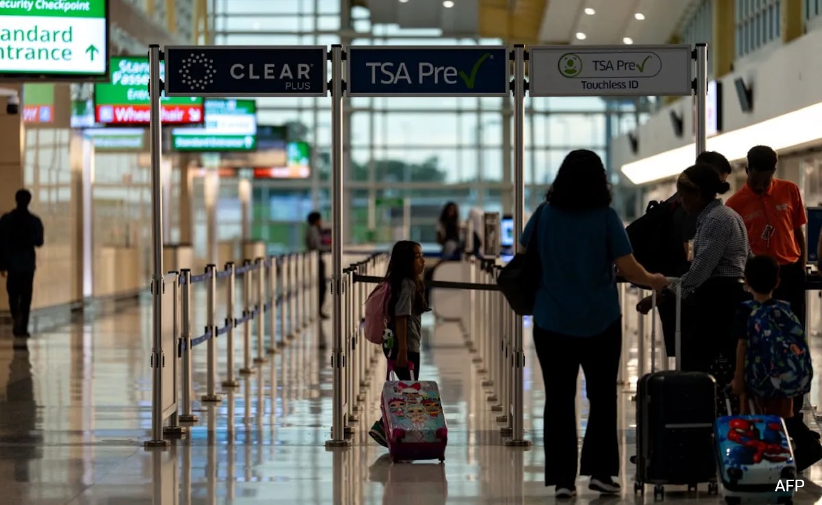 US Ends Airport Shoe Removal Rule After 20 Years