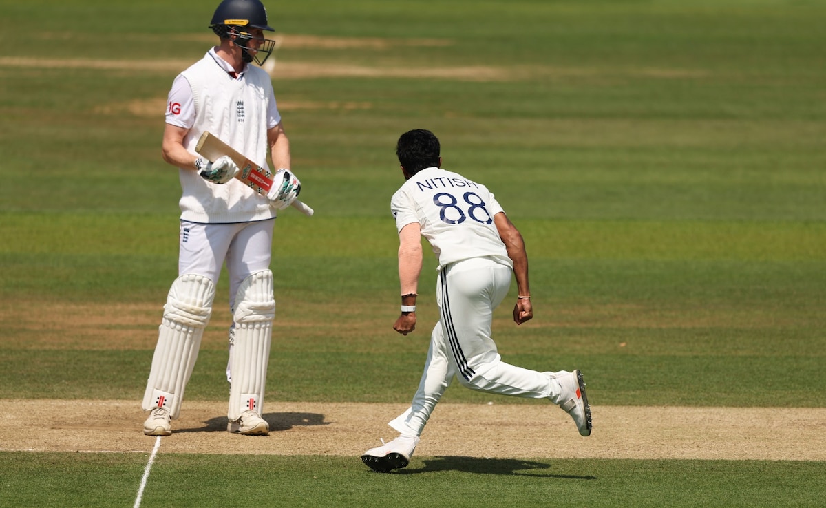 England Star Zak Crawley, Who Had A Spat With Shubman Gill, Gets Stunning Send-Off - Video Goes Viral