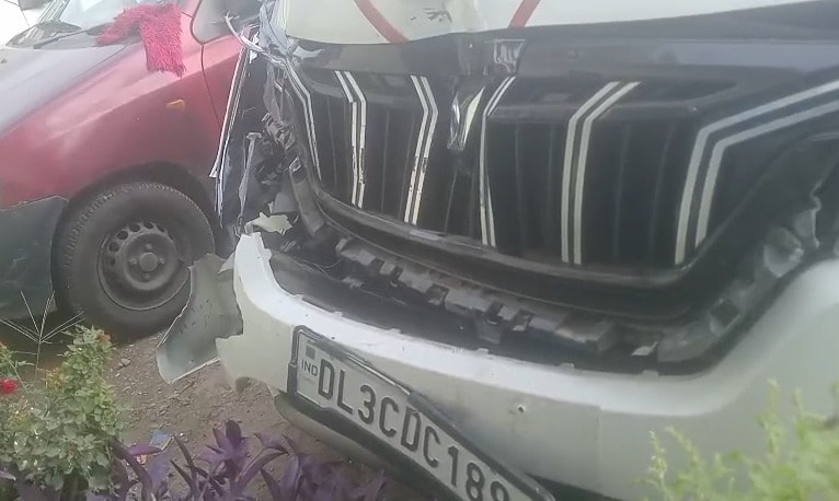 Breaking News: यूपी के हापुड़ में मंत्री के काफिले की गाड़ियां आपस में टकराईं, शिक्षा मंत्री गुलाबो देवी गंभीर रूप से घायल