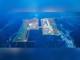 धीरे-धीरे समुद्र में समाता जा रहा है ये Airport, नजारा देख किसी की भी कांप जाएगी रूह धीरे-धीरे समुद्र में समाता जा रहा है ये Airport, नजारा देख किसी की भी कांप जाएगी रूह