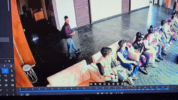 Rajasthan: शादी की सालगिरह पर आए खाटू श्यामजी, दंपति का ढाई लाख रुपए से भरा पर्स चोरी; CCTV में क़ैद हुए चोर