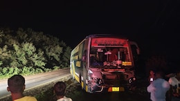 बांसवाड़ा में दर्दनाक हादसा, स्लीपर बस की चपेट में आई बाइक के उड़े परखच्चे
