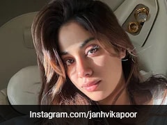 Janhvi Kapoor Slays Sun-Soaked In-Flight Selfies With Swollen Eyes But Lots Of Love