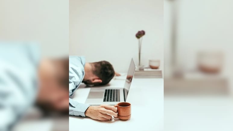 "Chest Heaviness, Anxiety": Indian Techie Forced To Work 20 Extra Unpaid Hours Weekly, Post Goes Viral