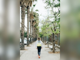 Walking 7,000 Steps Daily May Cut Dementia Risk By 38%: Study Walking 7,000 Steps Daily May Cut Dementia Risk By 38%: Study
