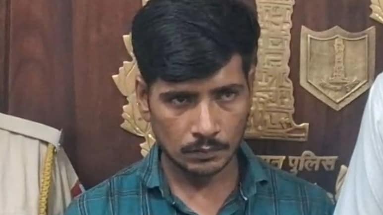 सीकर: 75 लाख रुपये लेकर भागा ऑफिस का रसोइया, महाराष्ट्र के अलीबाग से हुआ गिरफ्तार सीकर: 75 लाख रुपये लेकर भागा ऑफिस का रसोइया, महाराष्ट्र के अलीबाग से हुआ गिरफ्तार