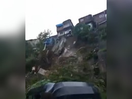 मुंबई में टला बड़ा हादसा, दीवार गिरने से ढह गए कई मकान, कोई हताहत नहीं मुंबई में टला बड़ा हादसा, दीवार गिरने से ढह गए कई मकान, कोई हताहत नहीं